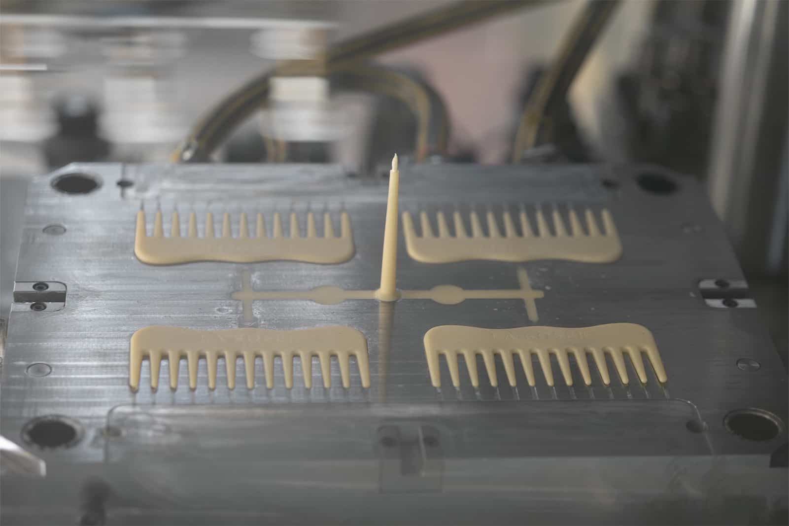 manufacture-glaz-krakenn-injection-peigne